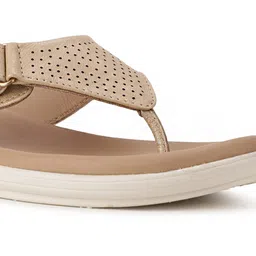 hush puppies Women's Casey Thong Slipper image 4