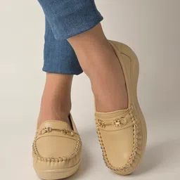 shoetopia Women Pull On Loafers image 3
