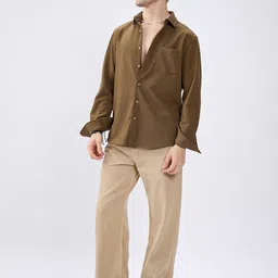 VASTRADO Men Classic Fit Solid Spread Collar Casual Shirt image 2