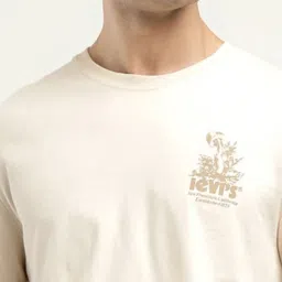 Levi's Off White Cotton Regular Fit T-Shirt image 4