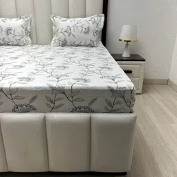 Pure Decor White & Grey Floral Queen Bedsheet with 2 Pillow Covers image 4
