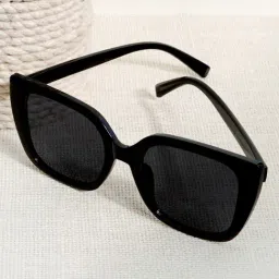 Joker & WItch Noemi Black UV Protection Wayfarer Sunglasses for Women image 2