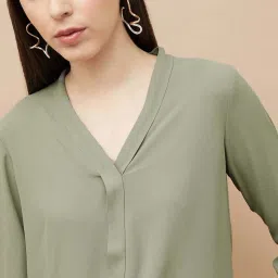 Code by Lifestyle Olive Solid Top image 4