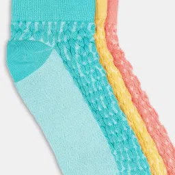 Honey by Pantaloons Multicolor Cotton Solid Socks Pack of 3 image 4