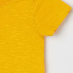 Juniors by Lifestyle White & Yellow Printed Dungaree Set image 4