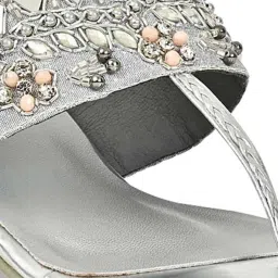 Rocia by Regal Women's Silver Toe Ring Sandals image 4