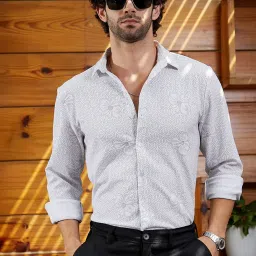 Campus Sutra White Regular Fit Floral Print Shirt image 4