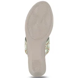 Walkway Women's Green Toe Ring Wedges image 4