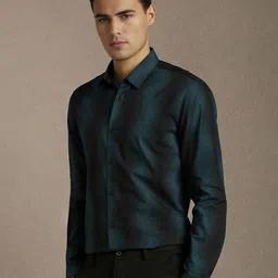 Louis Philippe Sport Men Slim Fit Textured Spread Collar Formal Cotton Shirt image 4