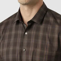 Van Heusen Men Tartan Checked Spread Collar Formal Shirt image 2