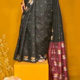 Vardha Black Woven Saree With Unstitched Blouse image 4