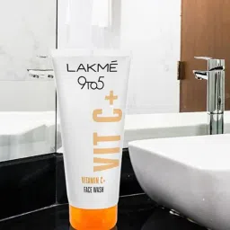 Lakme 9To5 Vitamin C Facewash with Microcrystalline Beads for Refreshed & Glowing Skin - 100 gm image 4