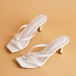 Eridani Women's Berry White Thong Stilettos-picture-37