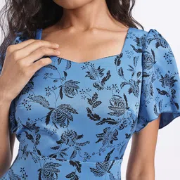 Stylecast X Hersheinbox Floral Print Flared Sleeve Satin Sheath Mini Dress image 2