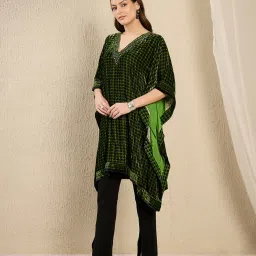 First Resort By Ramola Bachchan Green Crystal Houndstooth Embellished Loose fit Kaftan Top image 4