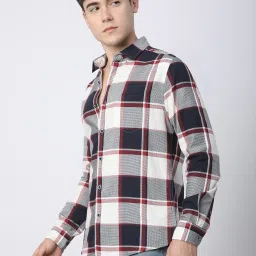 VASTRADO Core Fashion Navy Blue Regular Fit Checks Shirt image 4