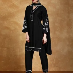 Varanga Black Embroidered Kurta Trousers and Dupatta image 4