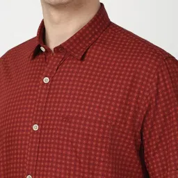 Peter England Red Cotton Slim Fit Printed Shirt image 4