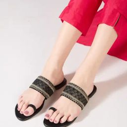 Inc.5 Women's Black Toe Ring Sandals-picture-10