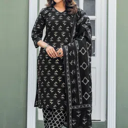 Anouk Women Floral Printed V-Neck Kurta with Trousers & Dupatta-picture-16