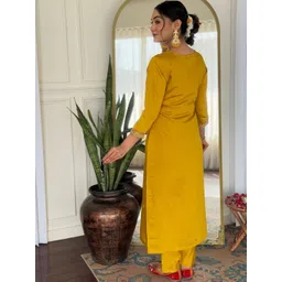 URMIR FASHION Women Floral Embroidered Regular Thread Work Kurta with Trousers & With Dupatta image 5