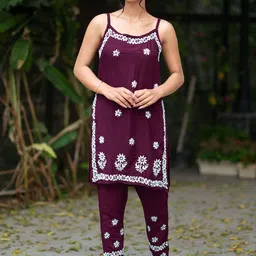 Rangreza Ethnic Women Floral Embroidered Regular Chikankari Kurta with Trousers-picture-10