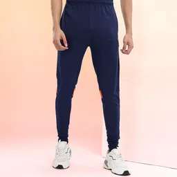 HRX by Hrithik Roshan Men Rapid Dry Training Joggers With Colorblocked Detail image 3
