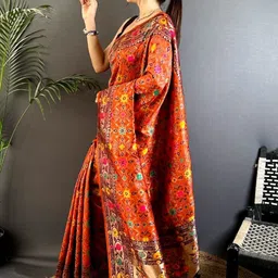 HEER FASHION Ethnic Motifs Zari Silk Blend Handloom Patola Saree image 2