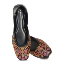 CATBIRD Women Ethnic Mojaris with Embroidered Flats image 5