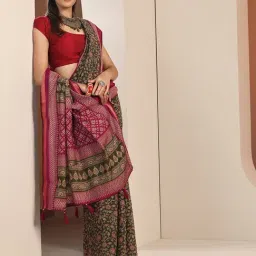 Libas Green Floral Saree With Unstitched Blouse image 4