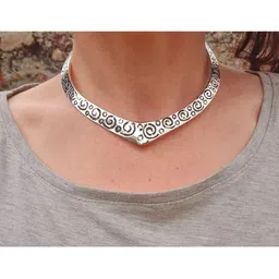 Sangria Women's Handmade Silver-Plated Oxidized Collar Choker Necklace image 2