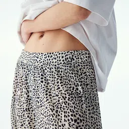 H&M Pleated Skirt image 3