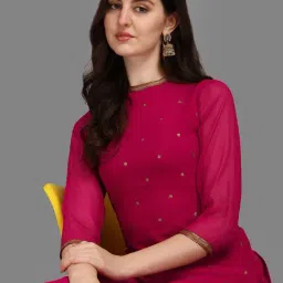 Shaily Magenta Regular Fit Embellished Suit Set image 4