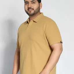 Urbano Plus Men Solid Polo Collar Cotton T-shirt image 3