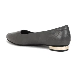 Van Heusen Women's Black Casual Pumps image 5