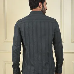 Crimsoune Club Men Textured Cotton Shirts image 2