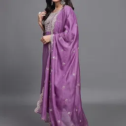 Siya Fashion Women Ethnic Motifs Embroidered Regular Thread Work Kurta with Trousers & With Dupatta image 3