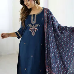 VASTRAHUT Women Ethnic Motifs Printed Kurta with Trouser & Dupatta image 3