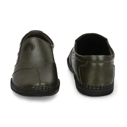 Rising Wolf Men Textured Slip On Shoes image 3