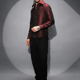 Campus Sutra Burgundy Polycotton Regular Fit Textured Shirt image 5