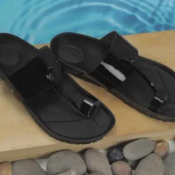 Metro Black Toe Ring Sandals-image-3