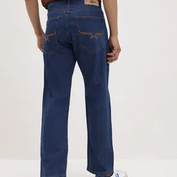 The Roadster Life Co. Men Relaxed Fit Mid-Rise Stretchable Jeans image 4