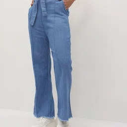 The Roadster Life Co. Women Mid-Rise Cropped Relaxed Fit Jeans with Frayed Edges-picture-34