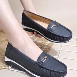 Shoetopia Metal Applique Detailed Loafers - Black-picture-16