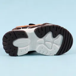 Cute Walk by Babyhug Sandals with Velcro Closure & Star Applique - Brown image 5