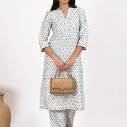 HOUSE OF PARAL Women Printed Regular Pure Cotton Kurta with Trousers image 2