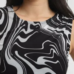 Forever 21 Black Printed Top image 5