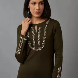 W Green Embroidered Straight Kurta image 5
