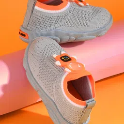 KATS Mesh Detailed & Astronaut Applique Detailed Shoes - Grey-picture-17