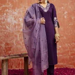 VredeVogel Women Floral Embroidered Regular Thread Work Kurta with Trousers & With Dupatta-picture-23